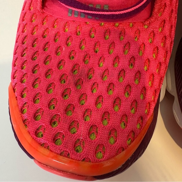 Under Armour pink Athletic Shoes - Picture 3 of 14